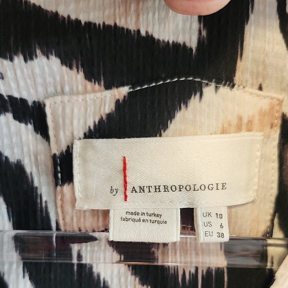 Anthropologie VNeck Neutral Zebra Print Faux Wrap Dress Smocked Cuffs Size 6 - Picture 2 of 10